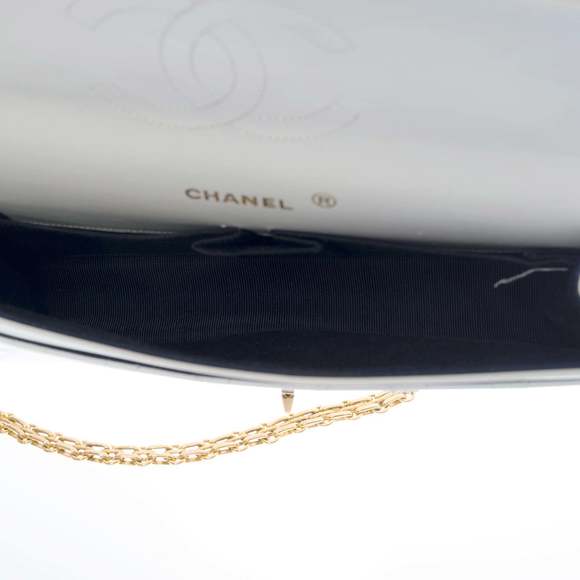 CHANEL Timeless/Classic double Flap shoulder bag in white quilted lambskin, GHW - Picture 6 of 10